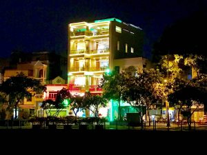 Bán toà nhà đường Trường Sa